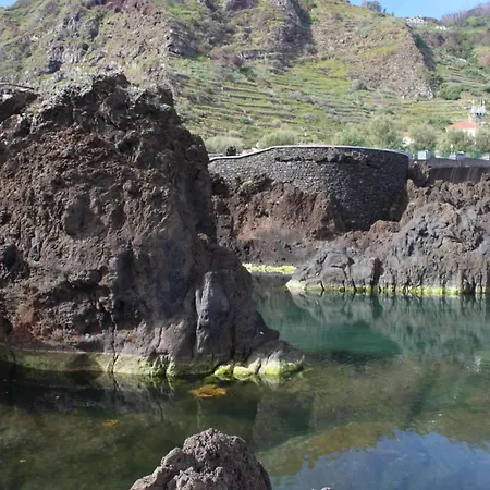 Orange - House Of The Mills Holiday home